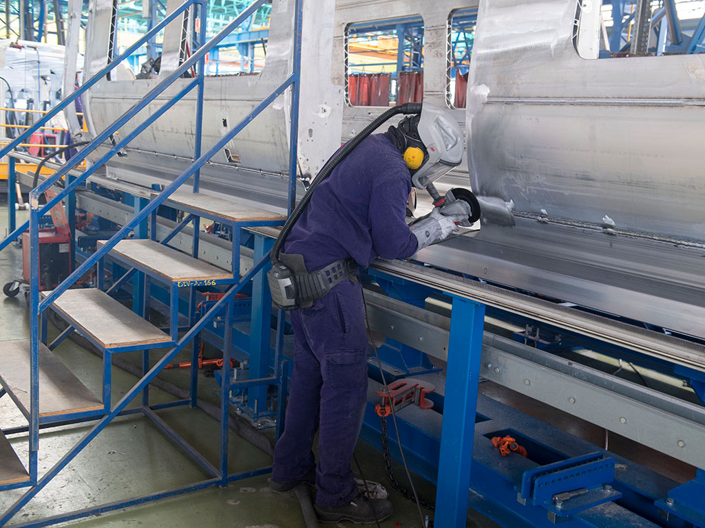 [xkldquocte] Xuẩt khẩu lao động RUMANI - Tuyển 50 thợ hàn làm việc tại công ty sản xuất toa tàu xe lửa RUMANI 2019